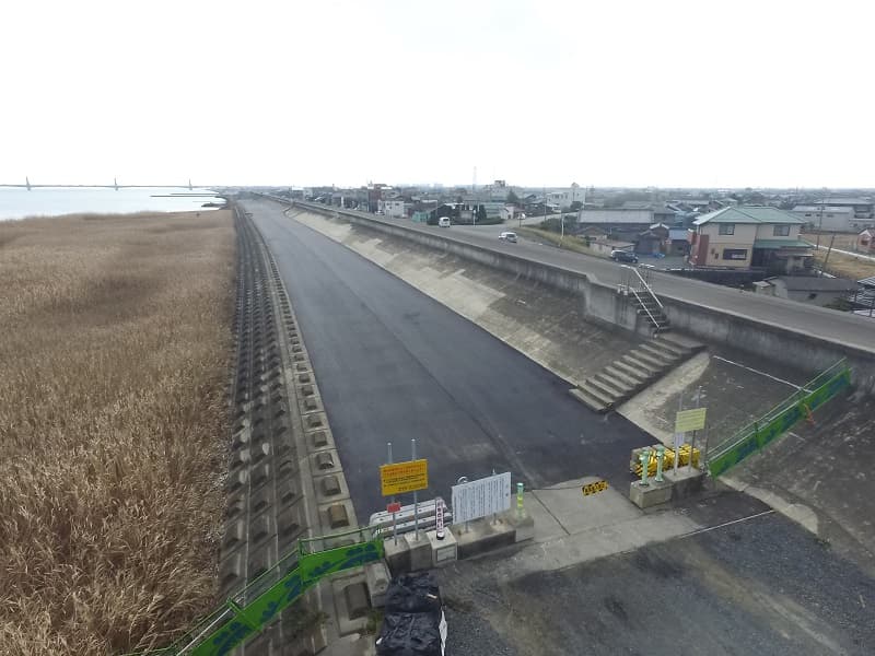 平成27年度 揖斐川地蔵下流川表高潮堤防補強工事